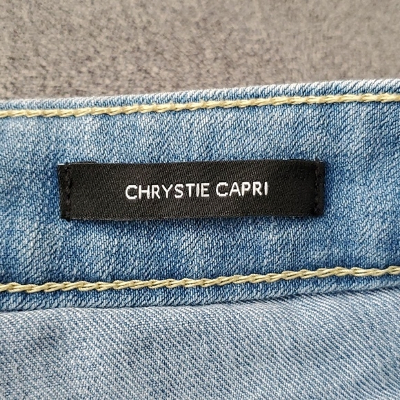 NINE WEST Floral Embroidered Hem Chrystie Capri Jeans SIZE: 4 - Picture 12 of 13